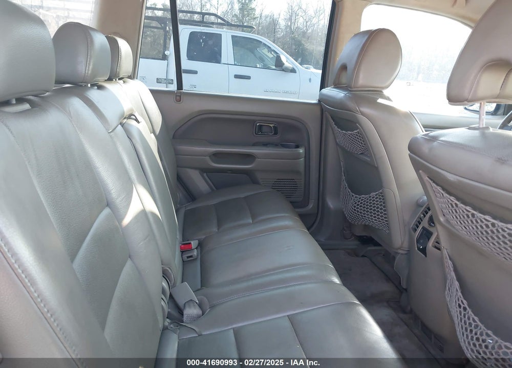 2006 HONDA PILOT EX-L VIN: 5FNYF18766B026721