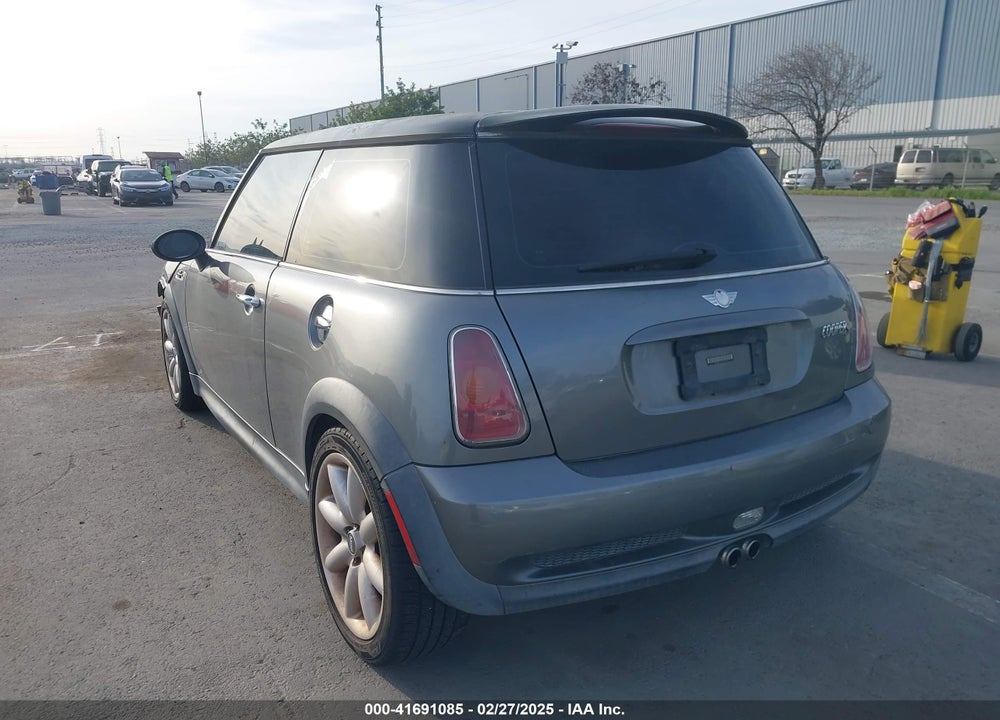 2003 MINI COOPER S VIN: WMWRE33483TD67398