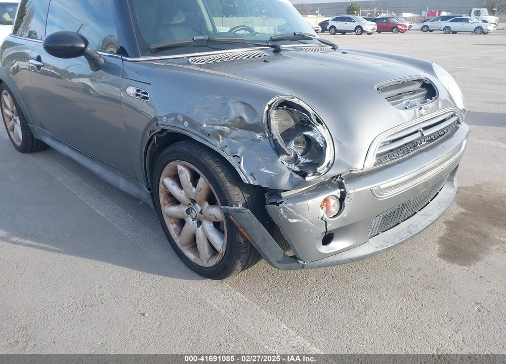 2003 MINI COOPER S VIN: WMWRE33483TD67398