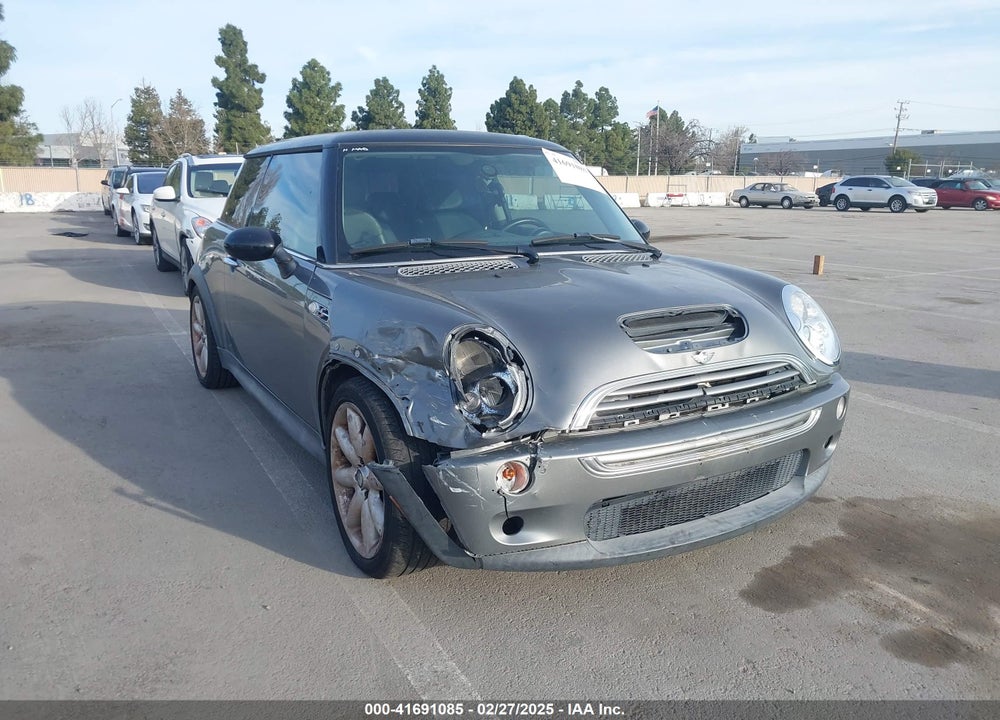 2003 MINI COOPER S VIN: WMWRE33483TD67398