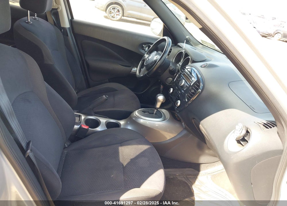 2011 NISSAN JUKE SV VIN: JN8AF5MV1BT028126