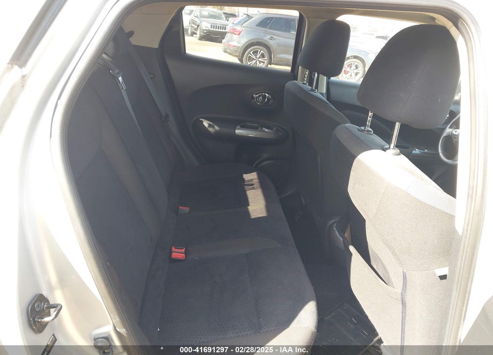 2011 NISSAN JUKE SV VIN: JN8AF5MV1BT028126