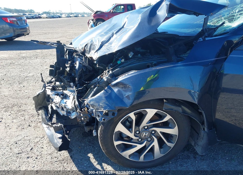 2017 HONDA CIVIC VIN: 19XFC2F79HE046575
