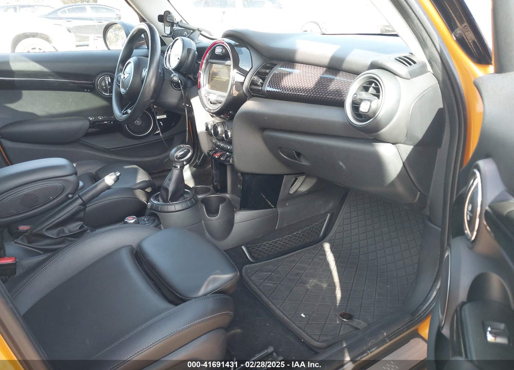 2015 MINI HARDTOP VIN: WMWXU3C51F2B57061