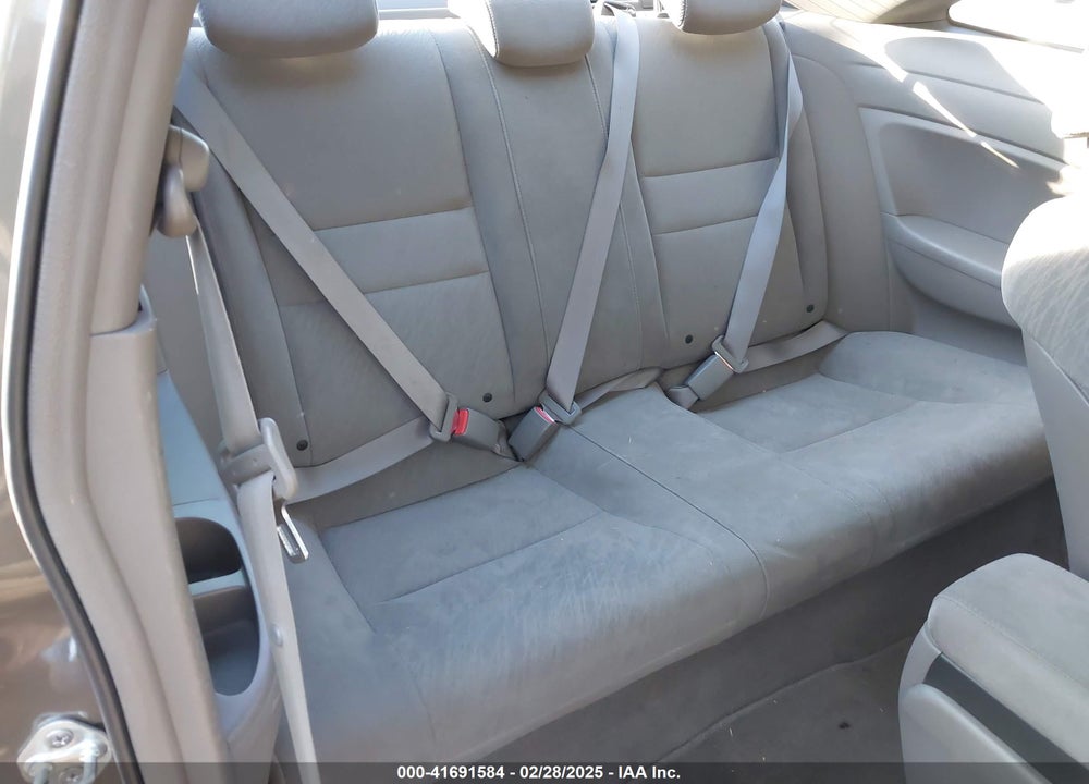 2006 HONDA CIVIC LX VIN: 2HGFG12686H581895