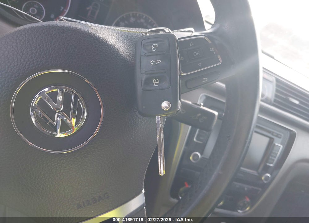 2014 VOLKSWAGEN PASSAT VIN: 1VWBT7A37EC114954