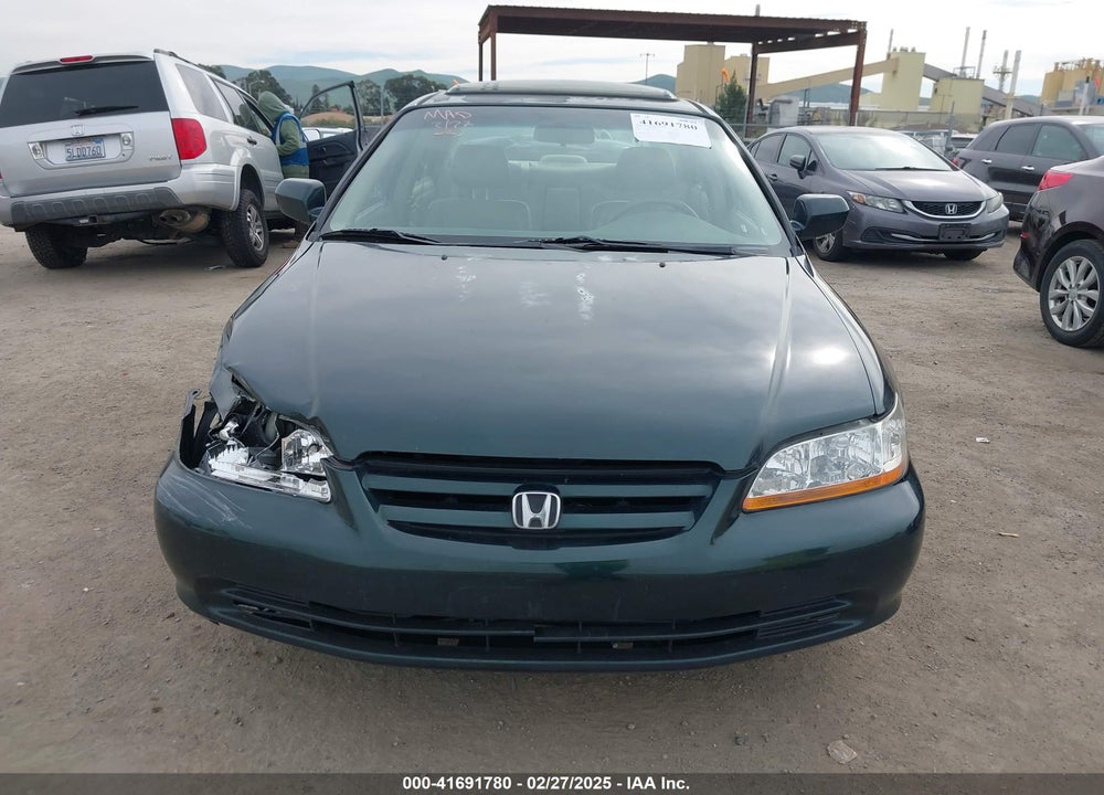 2001 HONDA ACCORD 3.0 EX VIN: 1HGCG16521A081176