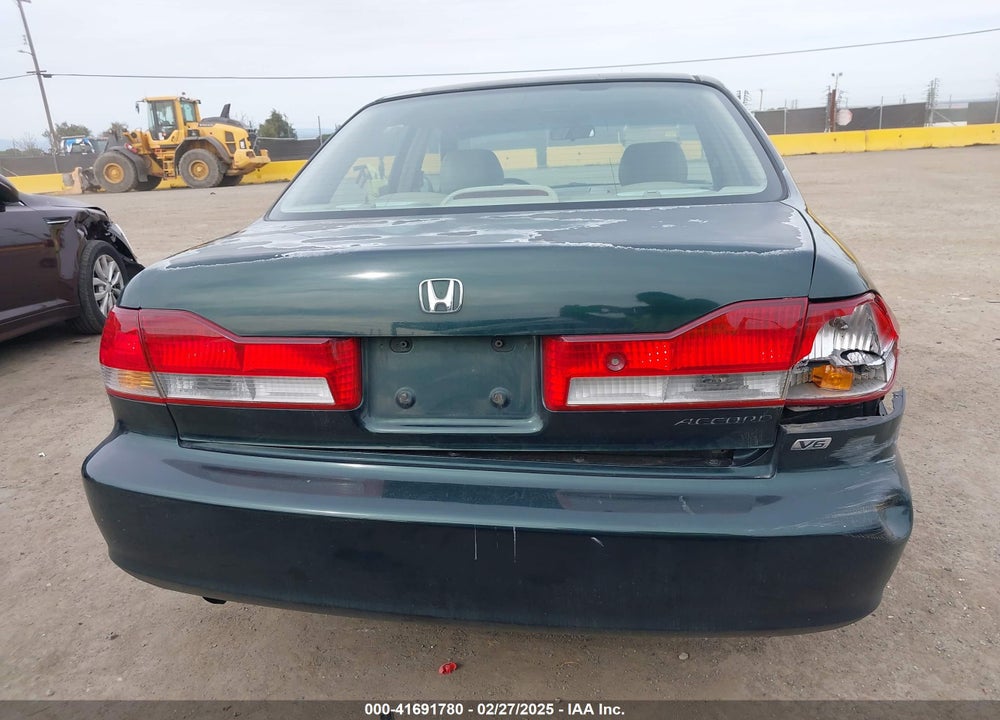 2001 HONDA ACCORD 3.0 EX VIN: 1HGCG16521A081176