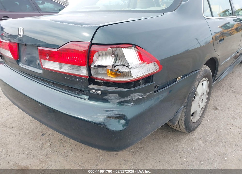 2001 HONDA ACCORD 3.0 EX VIN: 1HGCG16521A081176