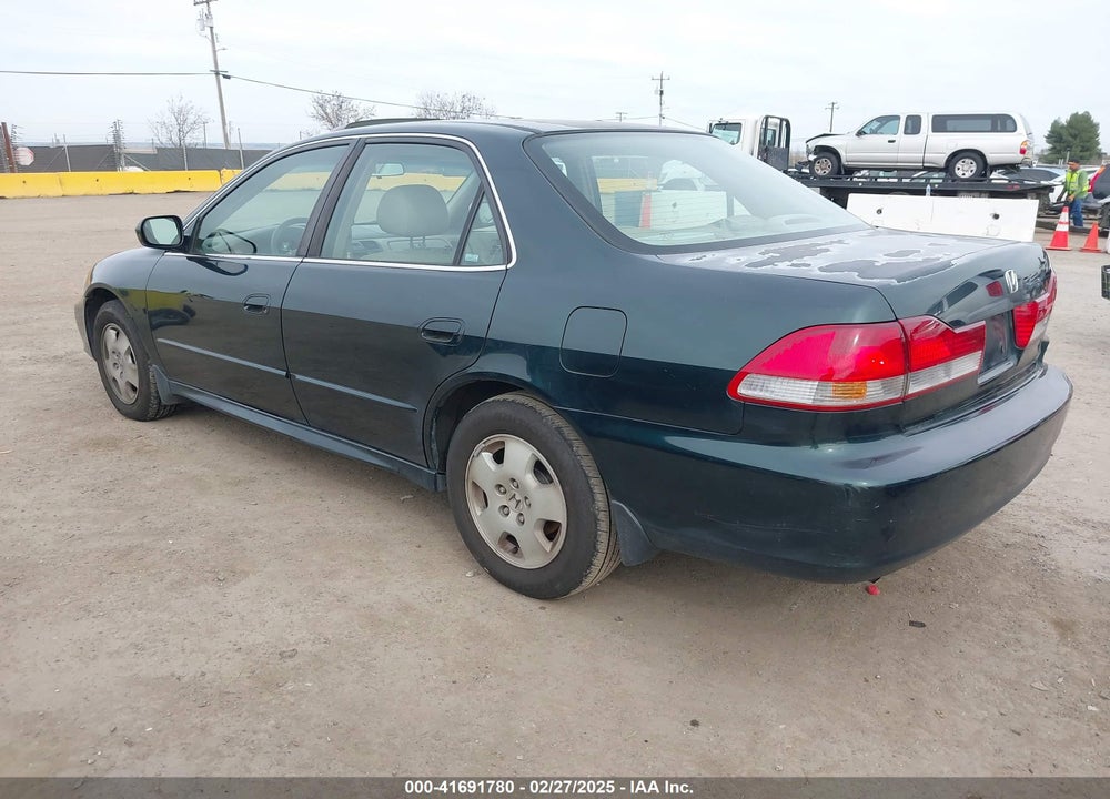 2001 HONDA ACCORD 3.0 EX VIN: 1HGCG16521A081176