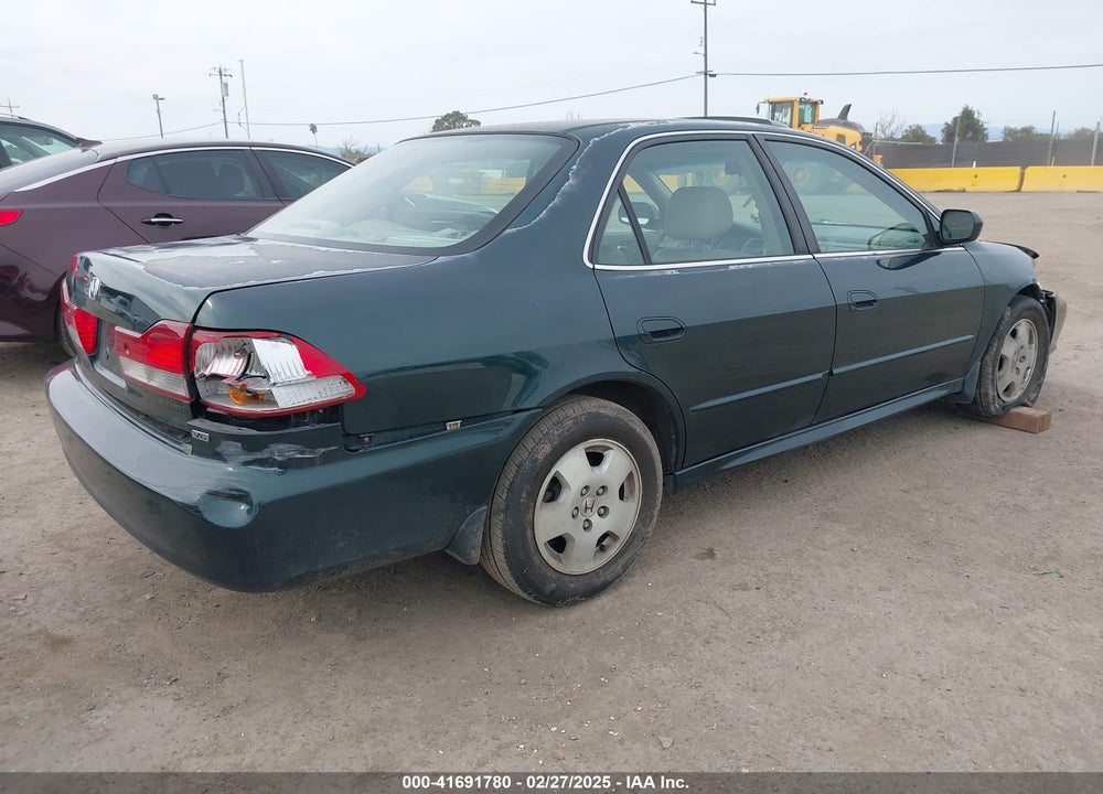 2001 HONDA ACCORD 3.0 EX VIN: 1HGCG16521A081176