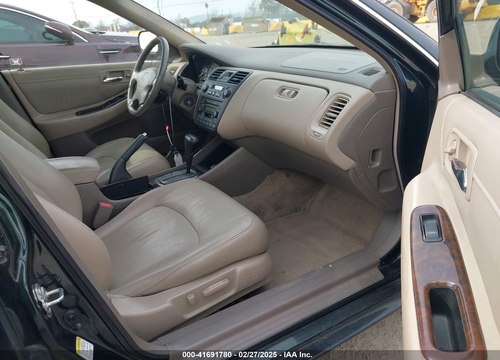 2001 HONDA ACCORD 3.0 EX VIN: 1HGCG16521A081176