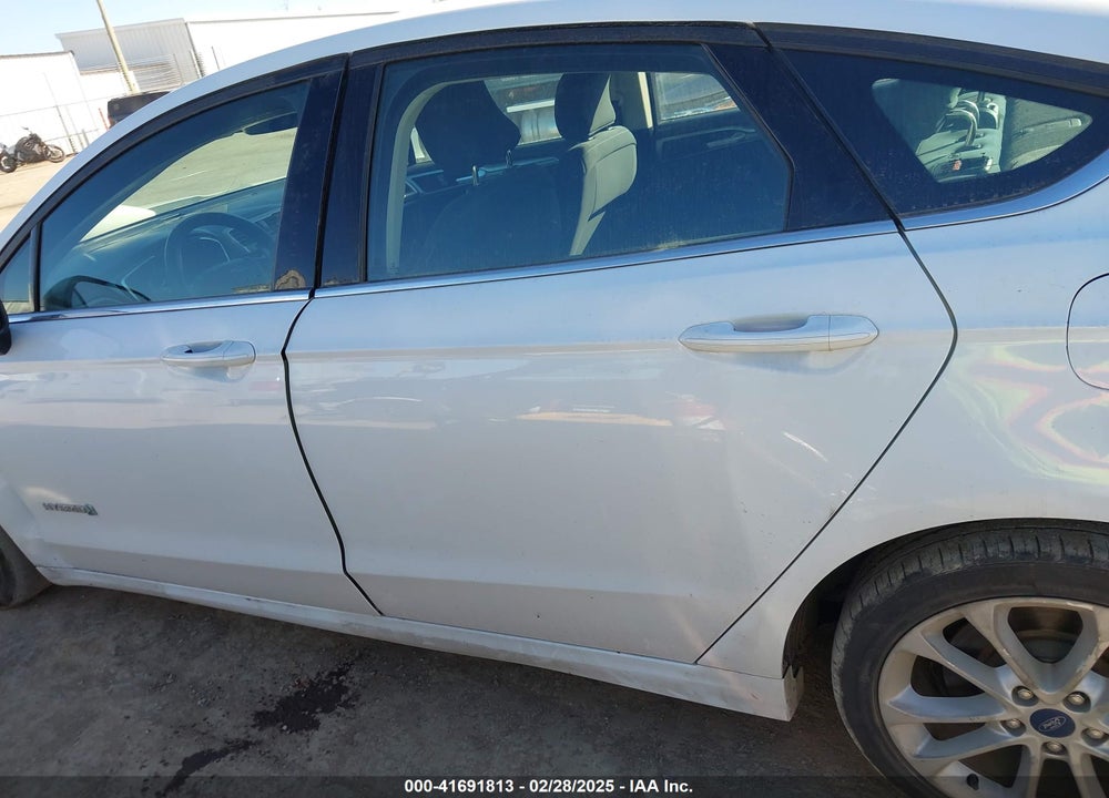 2019 FORD FUSION VIN: 3FA6P0LU3KR180295