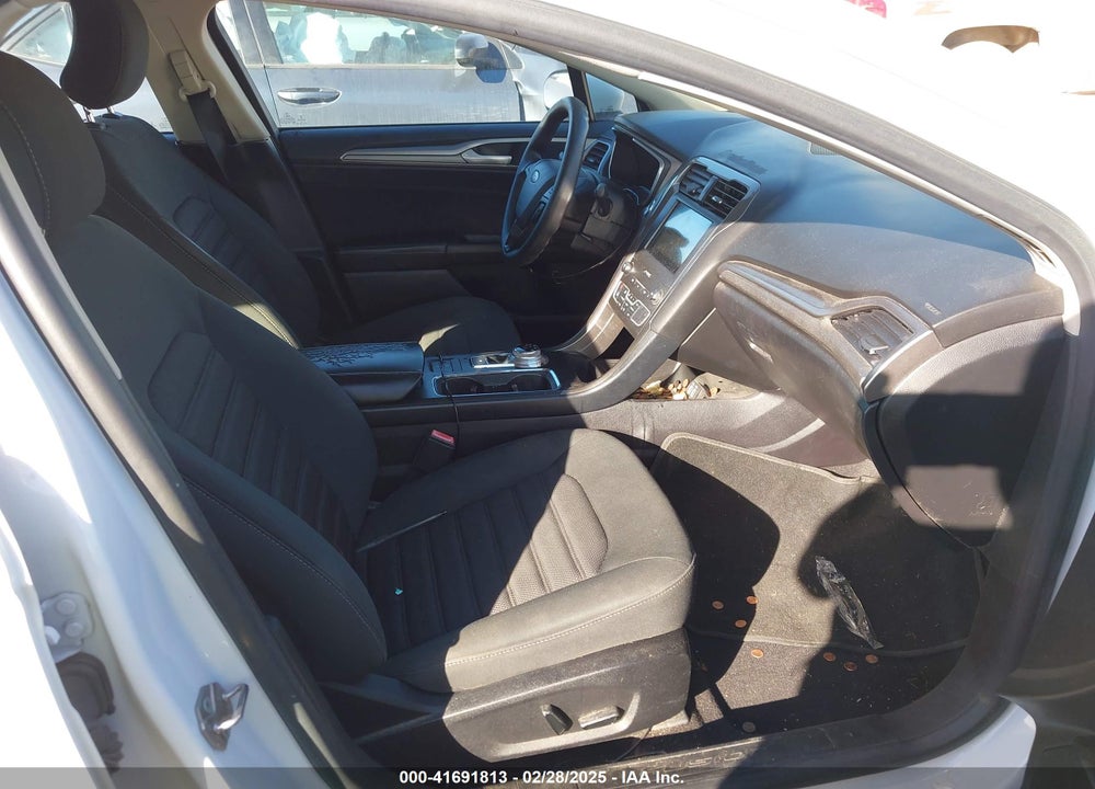 2019 FORD FUSION VIN: 3FA6P0LU3KR180295