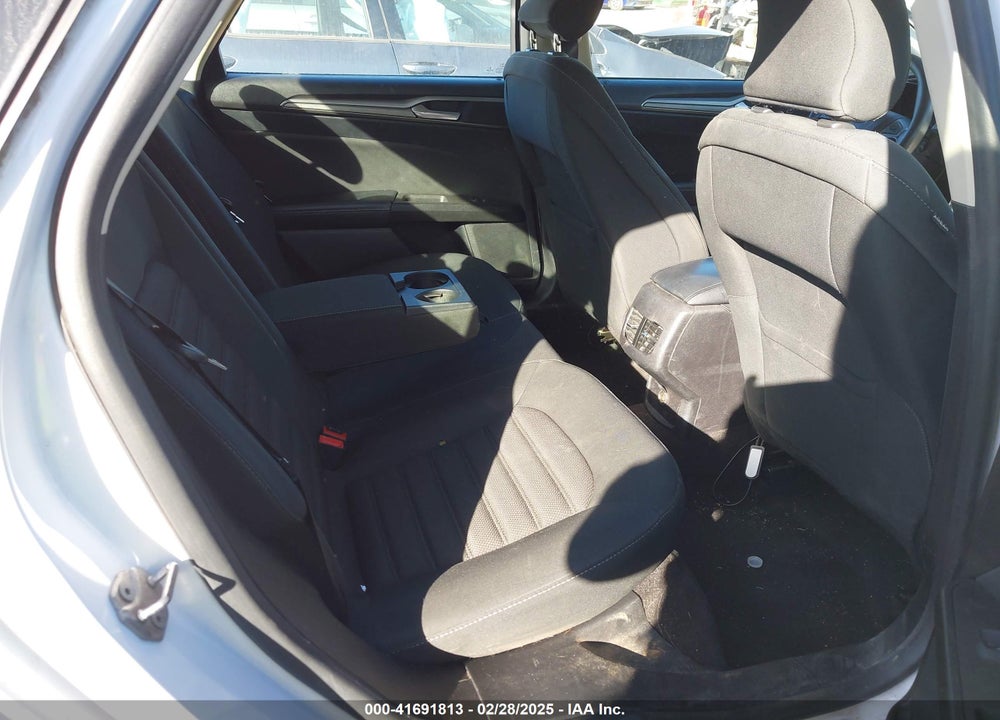 2019 FORD FUSION VIN: 3FA6P0LU3KR180295