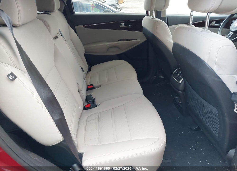 2016 KIA SORENTO 2.4L LX VIN: 5XYPGDA37GG023130