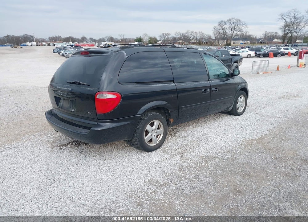 2005 DODGE GRAND CARAVAN SXT VIN: 2D4GP44L55R368485