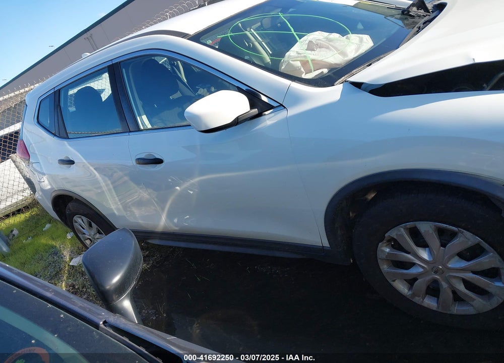 2017 NISSAN ROGUE S VIN: KNMAT2MT9HP573509
