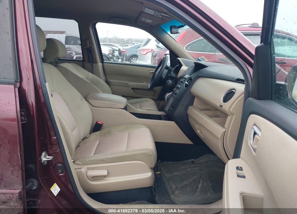 2012 HONDA PILOT EX VIN: 5FNYF4H47CB049685