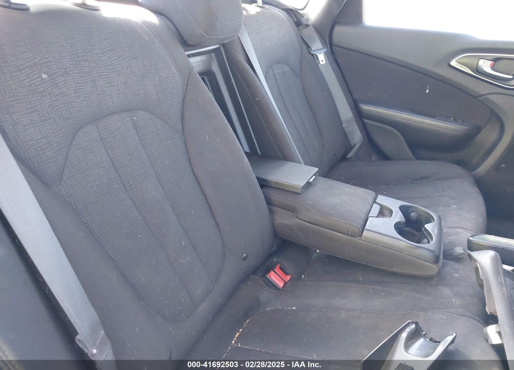 2015 CHRYSLER 200 VIN: 1C3CCCAB6FN652711