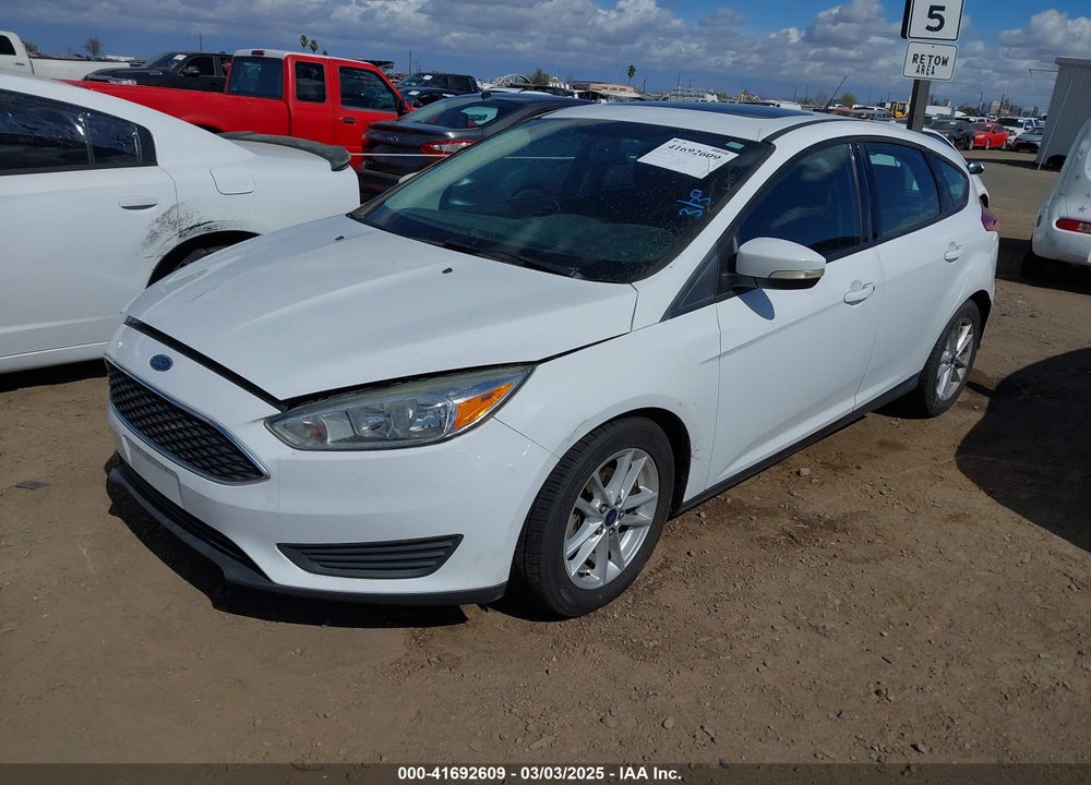 2016 FORD FOCUS VIN: 1FADP3K20GL264220