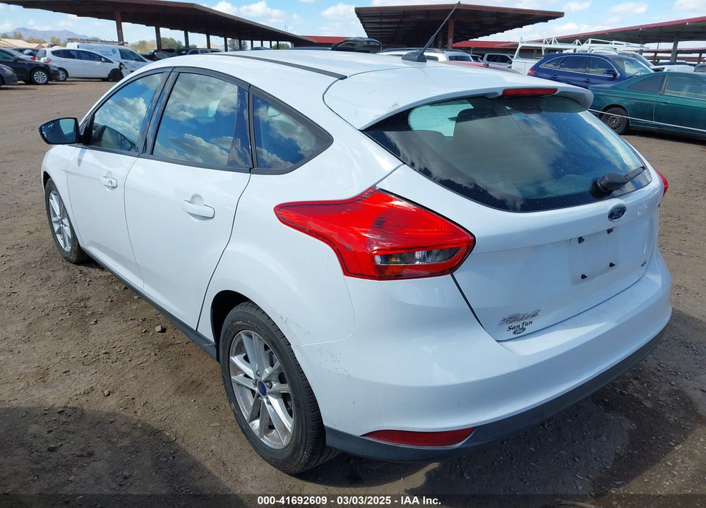 2016 FORD FOCUS VIN: 1FADP3K20GL264220