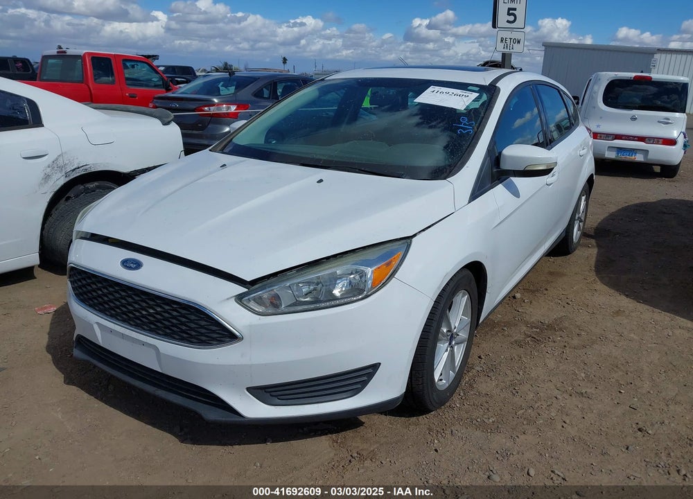 2016 FORD FOCUS VIN: 1FADP3K20GL264220
