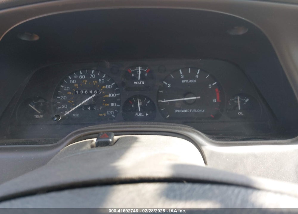 1996 FORD THUNDERBIRD LX VIN: 1FALP62W3TH135238