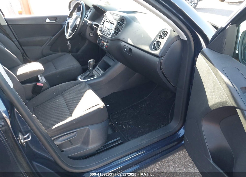 2013 VOLKSWAGEN TIGUAN VIN: WVGAV7AX3DW539270