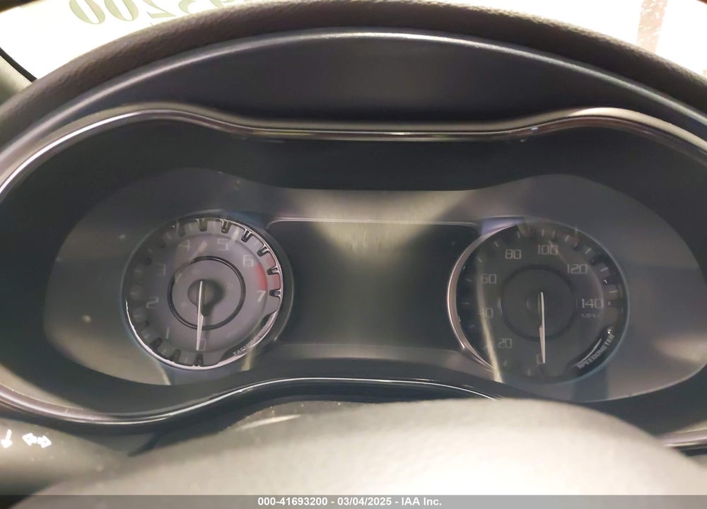 2016 CHRYSLER 200 VIN: 1C3CCCBB6GN178582