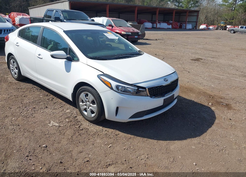 2017 KIA FORTE VIN: 3KPFL4A73HE115392
