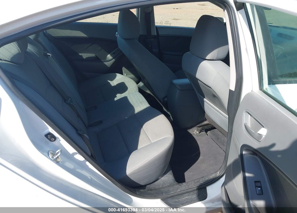 2017 KIA FORTE VIN: 3KPFL4A73HE115392