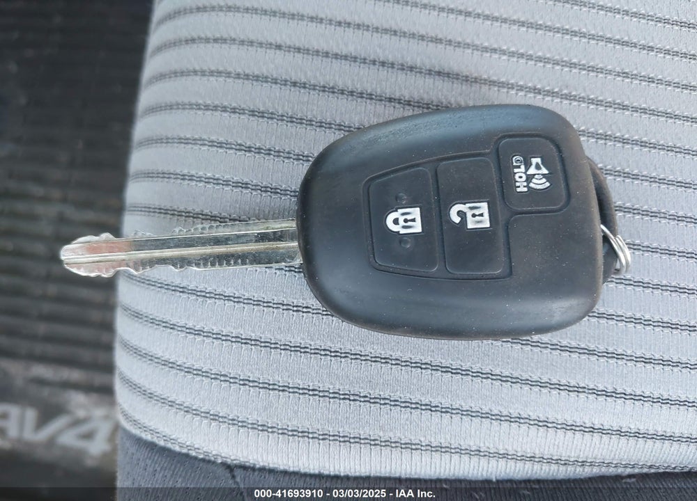 2014 TOYOTA RAV4 XLE VIN: 2T3RFREV9EW169564
