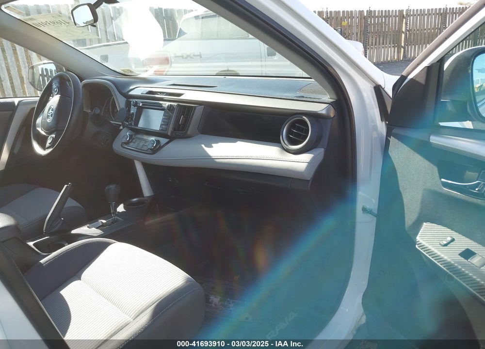 2014 TOYOTA RAV4 XLE VIN: 2T3RFREV9EW169564