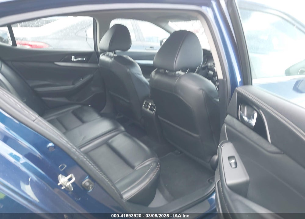 2017 NISSAN MAXIMA VIN: 1N4AA6AP7HC373021