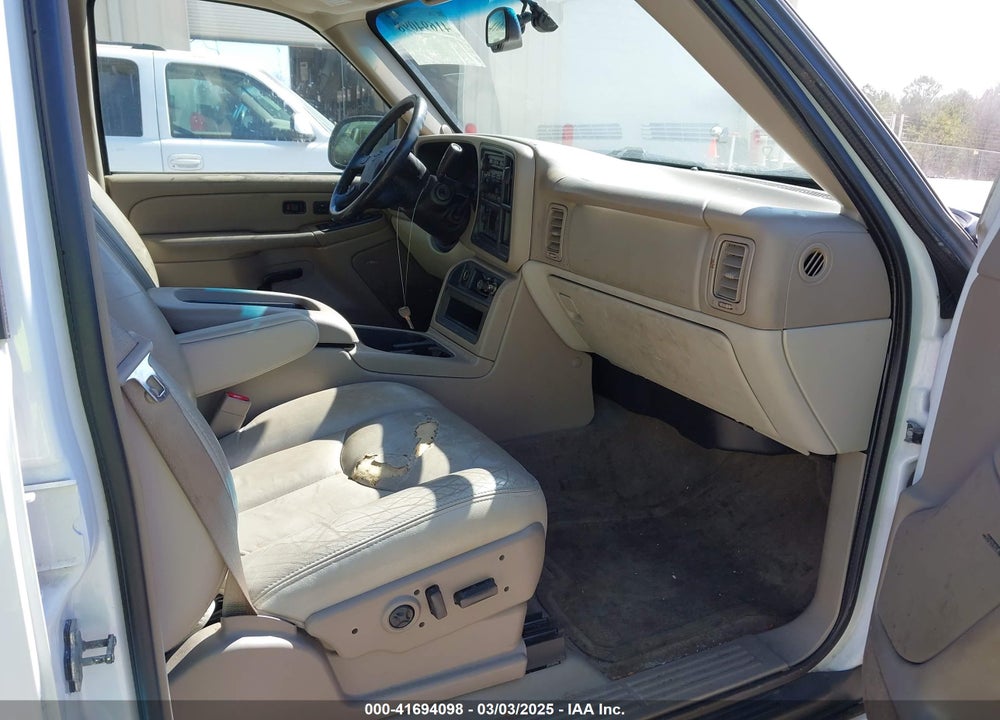 2004 CHEVROLET TAHOE LT VIN: 1GNEK13Z04R213975