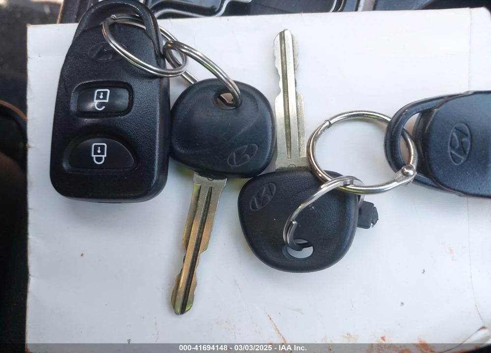 2011 HYUNDAI TUCSON GLS VIN: KM8JU3AC1BU243035