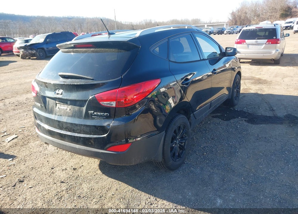2011 HYUNDAI TUCSON GLS VIN: KM8JU3AC1BU243035