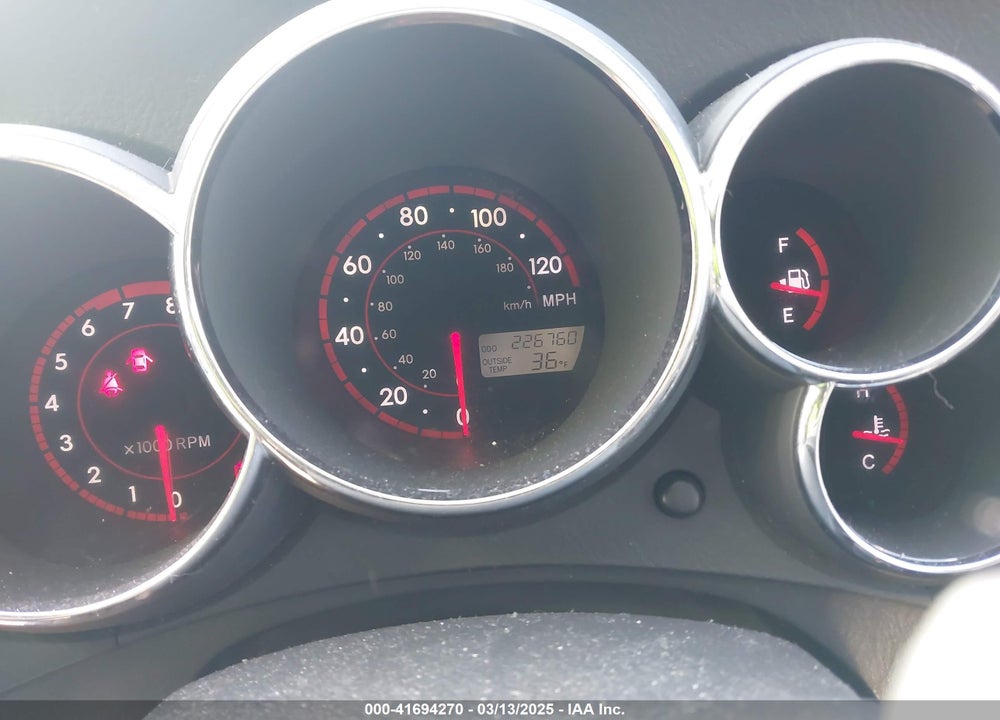 2005 TOYOTA MATRIX VIN: 2T1LR32E35C323839