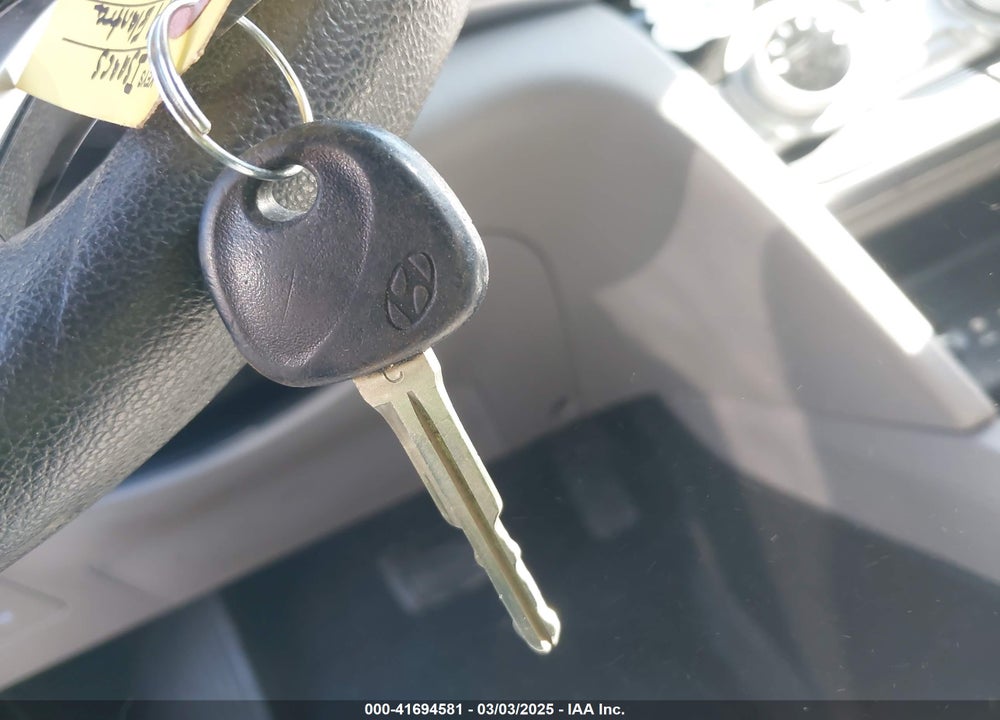 2019 HYUNDAI ELANTRA VIN: 5NPD74LF1KH489759