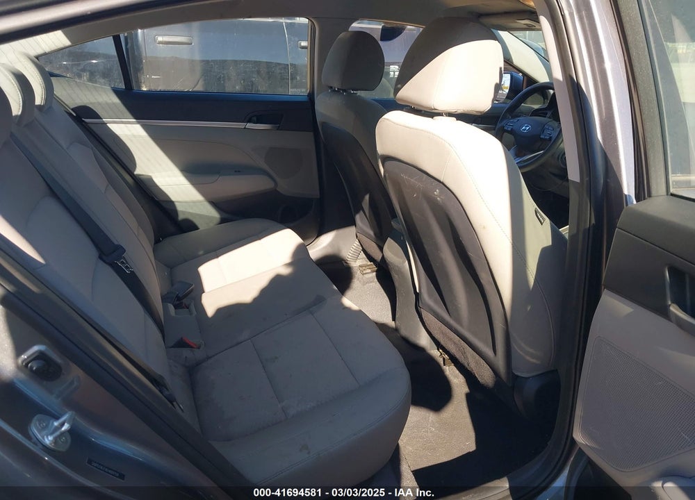 2019 HYUNDAI ELANTRA VIN: 5NPD74LF1KH489759