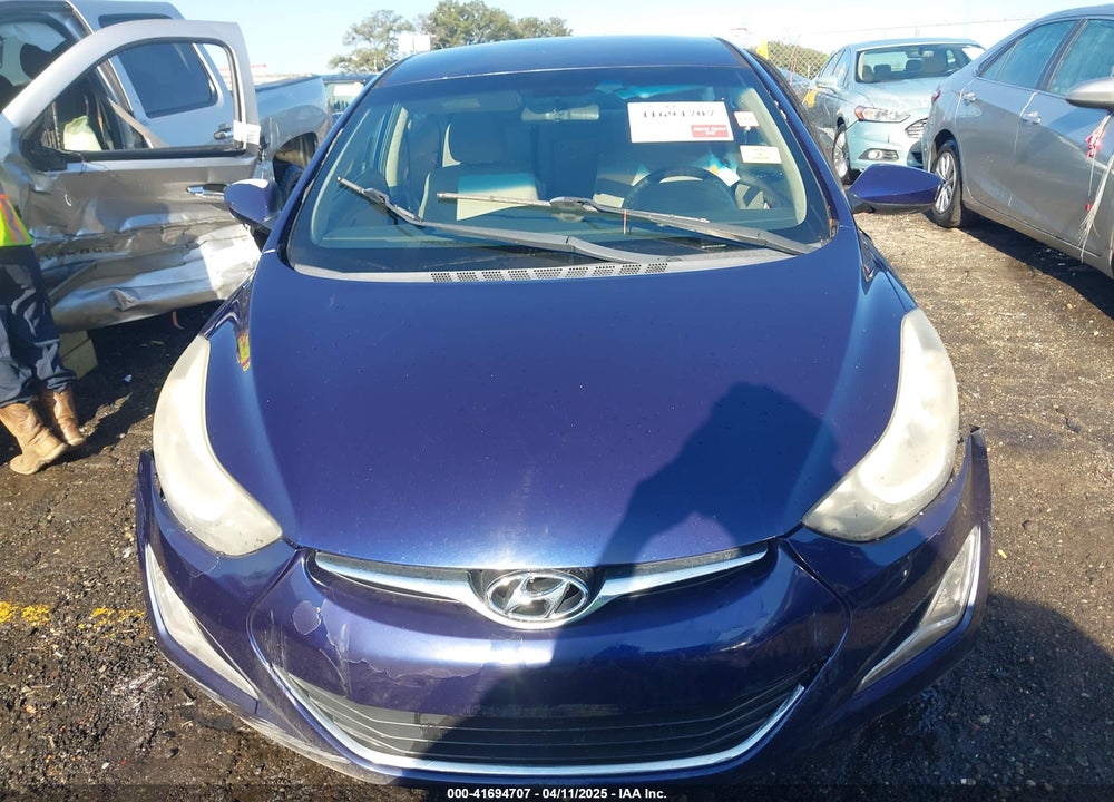 2014 HYUNDAI ELANTRA VIN: 5NPDH4AE3EH529805