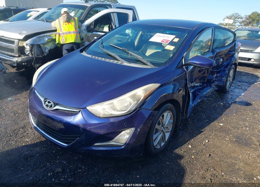 2014 HYUNDAI ELANTRA VIN: 5NPDH4AE3EH529805