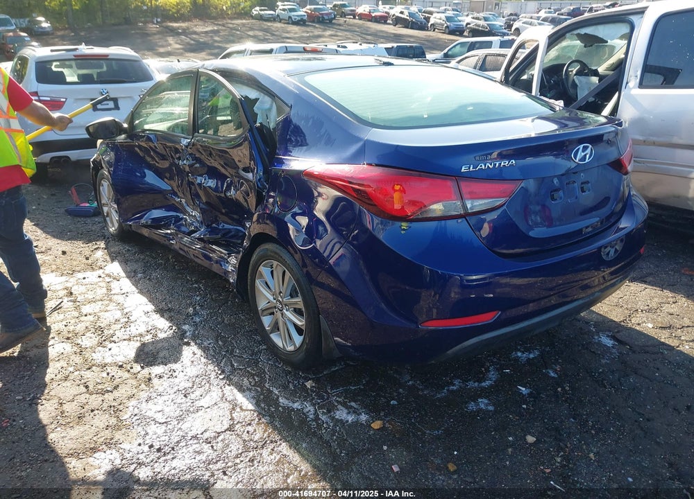 2014 HYUNDAI ELANTRA VIN: 5NPDH4AE3EH529805