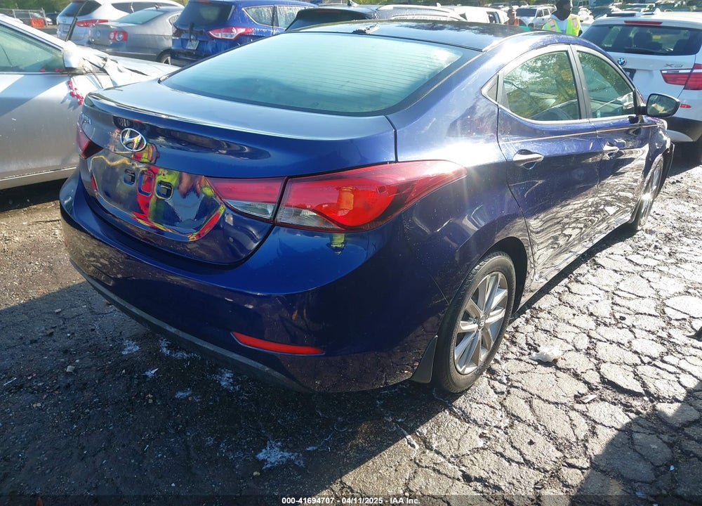 2014 HYUNDAI ELANTRA VIN: 5NPDH4AE3EH529805