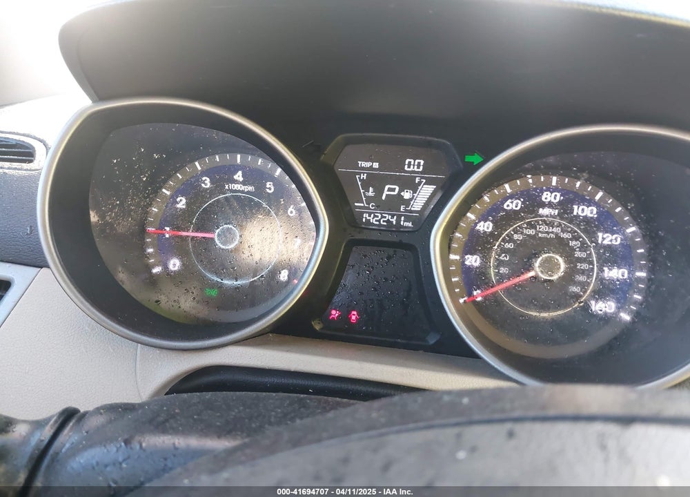 2014 HYUNDAI ELANTRA VIN: 5NPDH4AE3EH529805