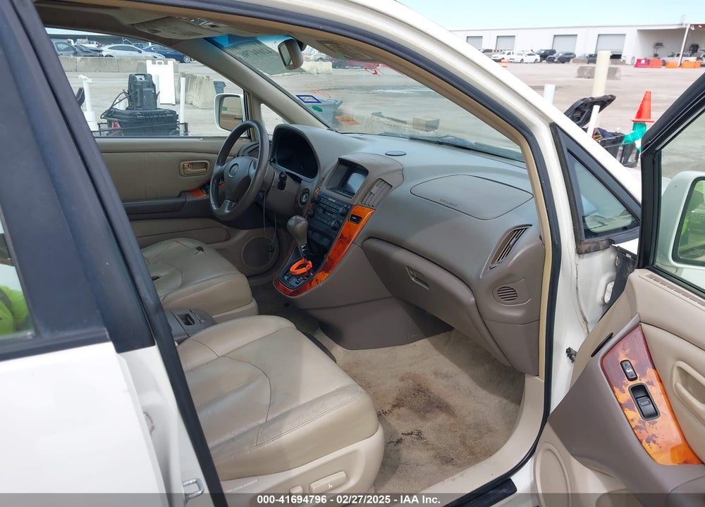 2000 LEXUS RX 300 VIN: JT6GF10U0Y0081820