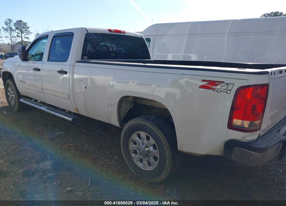 2011 GMC SIERRA VIN: 1GT120E85BF203852