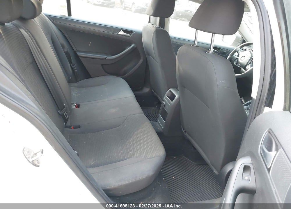 2015 VOLKSWAGEN JETTA VIN: 3VW2K7AJ3FM248524