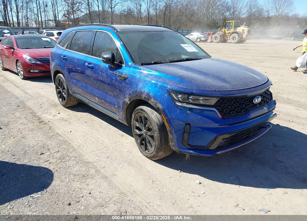 2021 KIA SORENTO VIN: 5XYRK4LF1MG030570